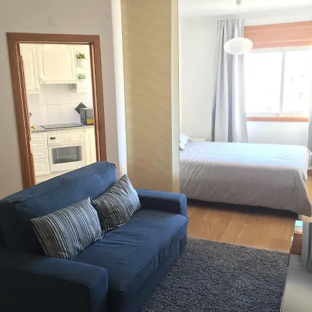 8-bit-building * ליסבון